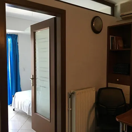 Apartment Office-studio Theoxaris *