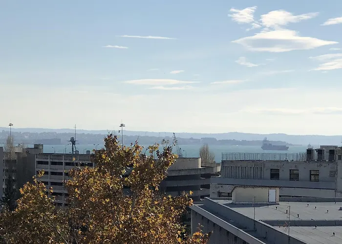 Appartement Office-studio Theoxaris