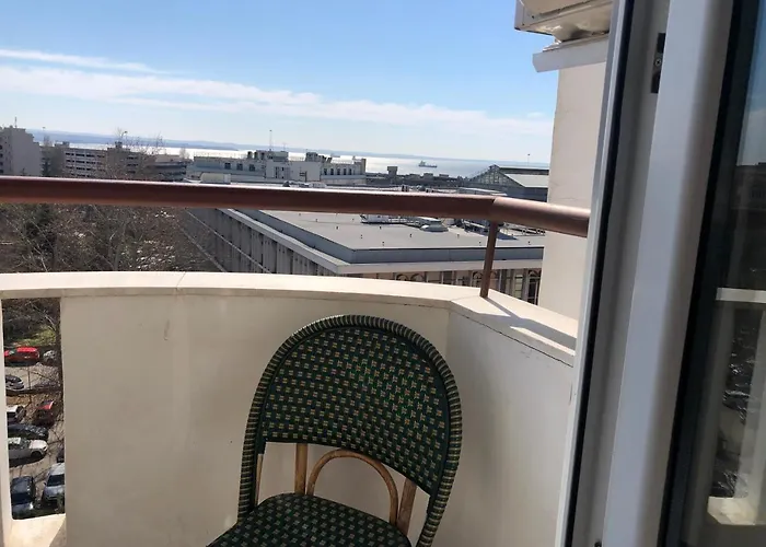 Appartement Office-studio Theoxaris